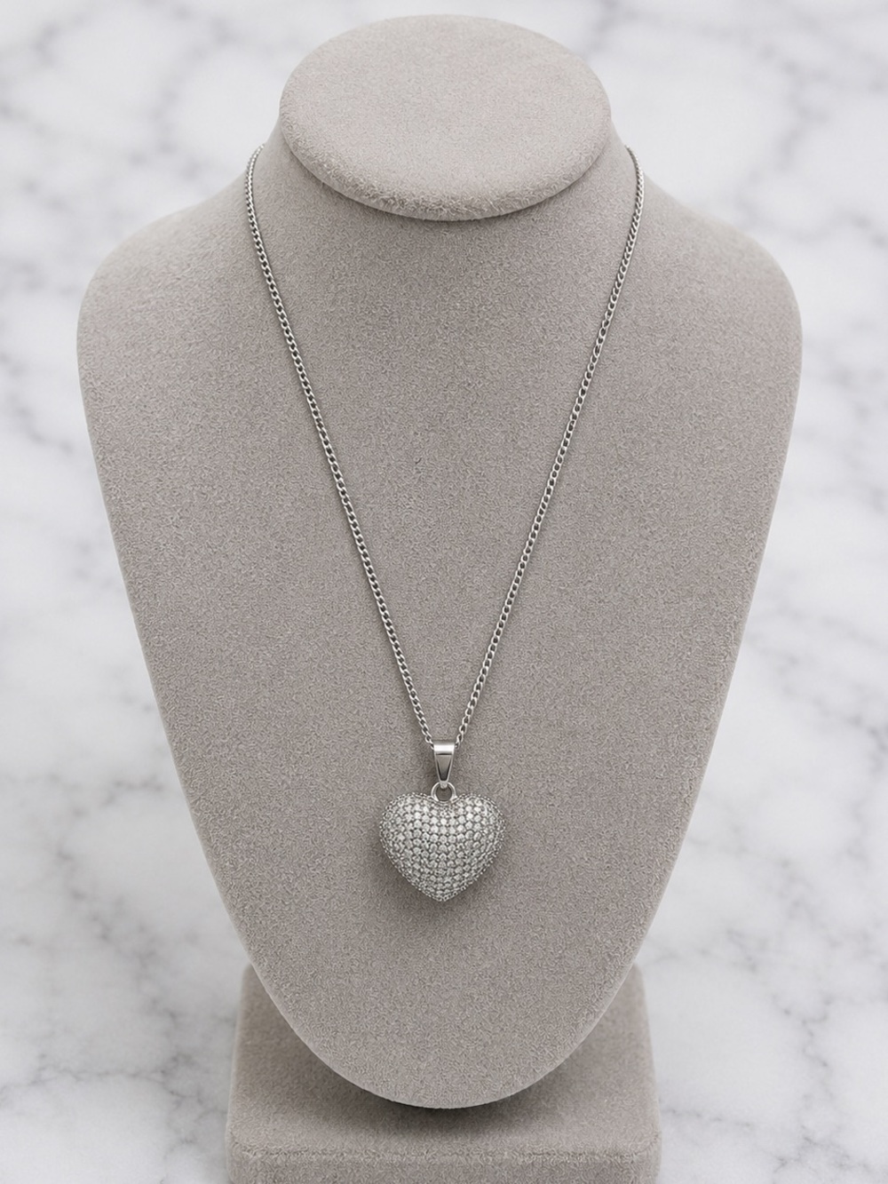 NWOT-18” White Gold Filled Curb Chain Necklace with Heart Pendant